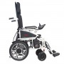 Elektryczny wózek inwalidzki z regulowanym oparciem i podnóżkami AT52304