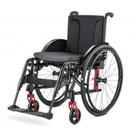 Bardzo lekki wózek inwalidzki Avanti firmy Meyra