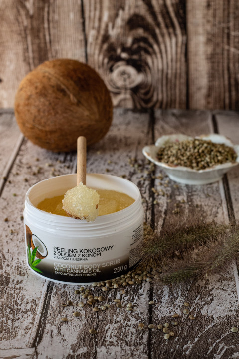 Peeling Kokosowy z olejem konopnym INDIA, 250 g - Galeria zdjęcie 2